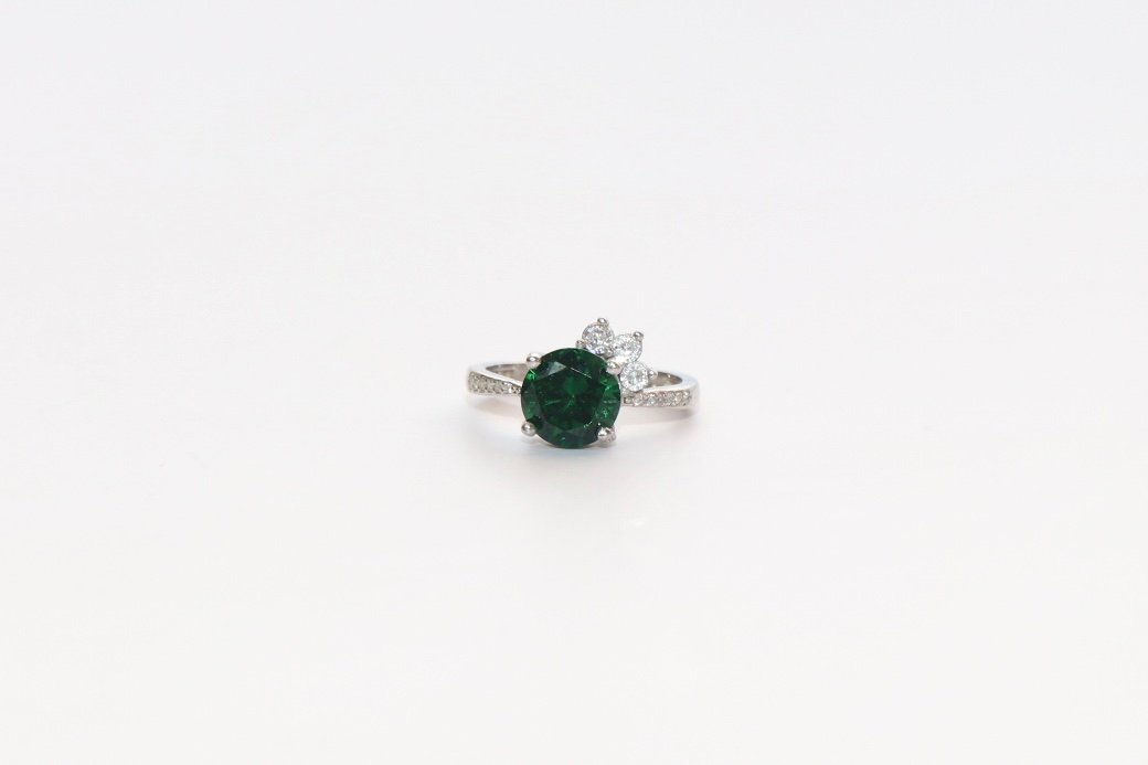 خاتم فضه عيار 925 بحجر أخضر